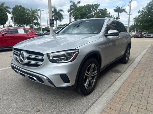 Used 2020 Mercedes-Benz GLC 300 4MATIC image 2