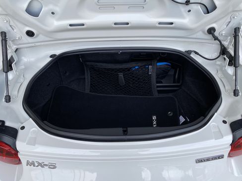 Used 2020 MAZDA MX-5 Miata RF Grand Touring RWD image 17
