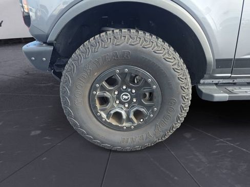Used 2023 Ford Bronco Wildtrak AWD/4WD image 14