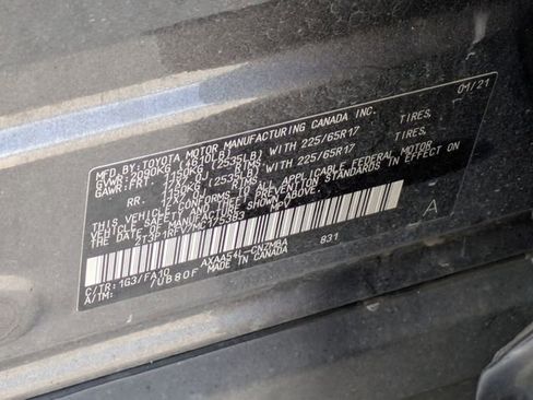 Used 2021 Toyota RAV4 XLE w/ XLE Grade Weather Package image 32