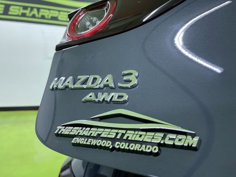Used 2021 MAZDA MAZDA3 Hatchback w/Premium Plus Pkg image 12