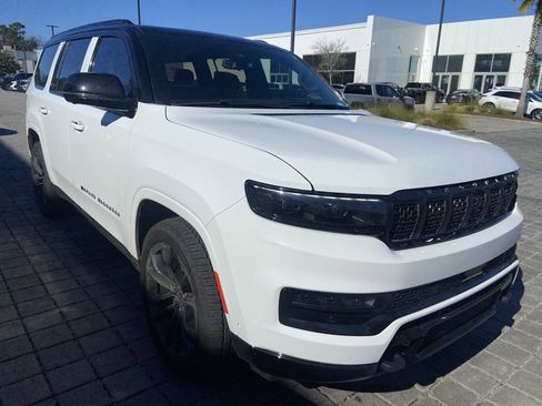 Used 2023 Jeep Grand Wagoneer Series III w/ Rear Seat Video Group 1 image 5