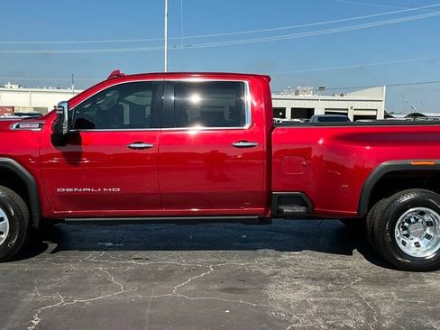 Used 2022 GMC Sierra 3500 Denali w/ Denali Ultimate Package AWD/4WD image 10
