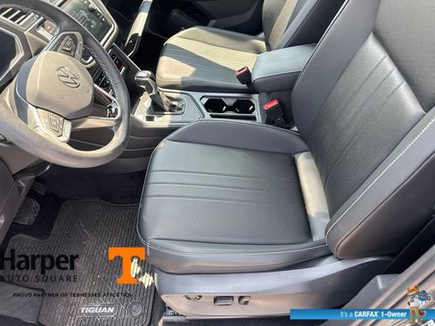 Used 2023 Volkswagen Tiguan SE w/ Panoramic Sunroof Package FWD image 13