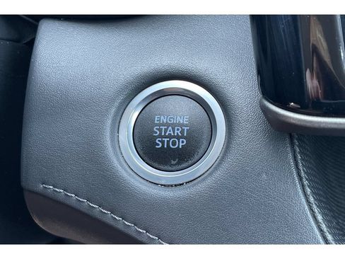 Used 2021 Toyota Highlander L FWD image 34