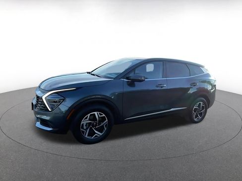 Used 2025 Kia Sportage LX image 8