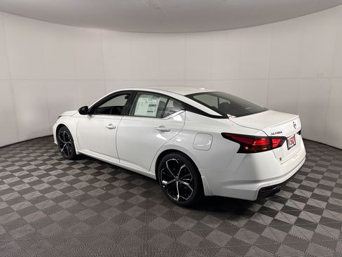 New 2025 Nissan Altima 2.5 SR image 14