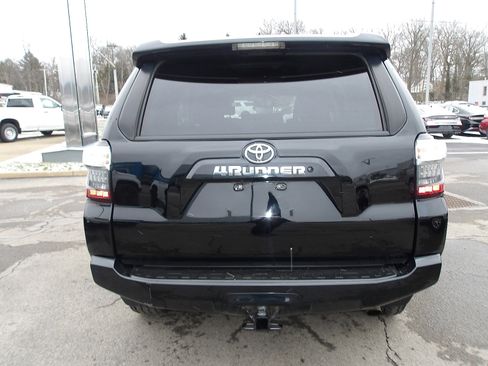Used 2018 Toyota 4Runner SR5 Premium image 6