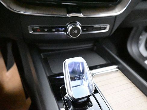 New 2026 Volvo XC60 B5 Core w/ Climate Package image 23