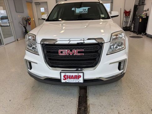 Used 2017 GMC Terrain SLE w/ Convenience Package AWD/4WD image 3