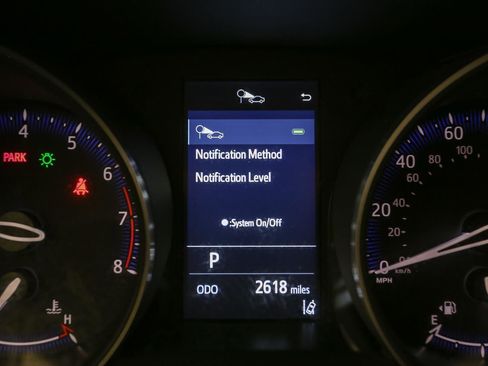 Used 2022 Toyota C-HR XLE image 38