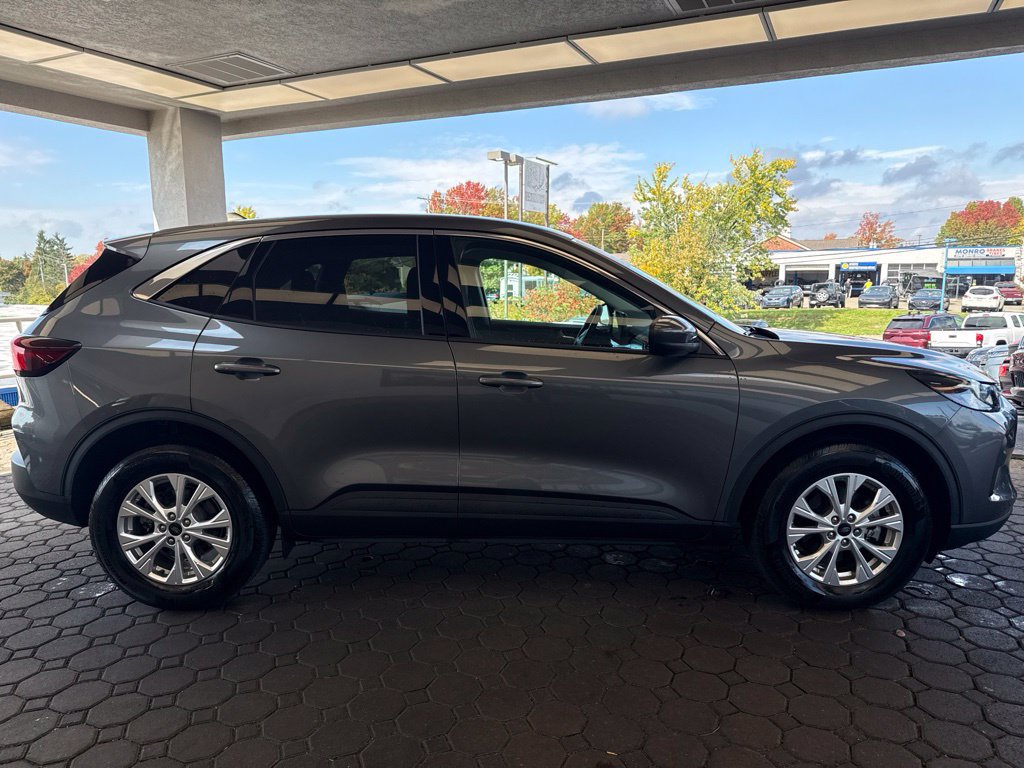 Used 2023 Ford Escape Active w/ Tech Pack #2 AWD/4WD image 5