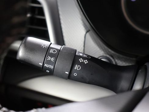 Used 2021 Subaru Forester Premium AWD/4WD image 40