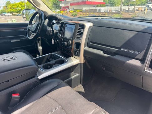 Used 2018 RAM 3500 Laramie w/ Cold Weather Group AWD/4WD image 11