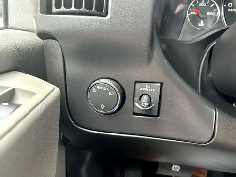 Used 2015 Chevrolet Express 2500 image 15