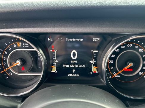 Used 2023 Jeep Gladiator Mojave w/ Cold Weather Group image 26