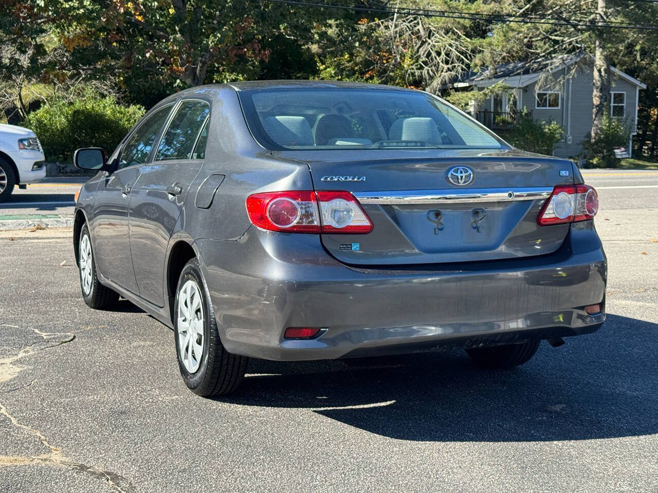 Used 2011 Toyota Corolla LE FWD image 4