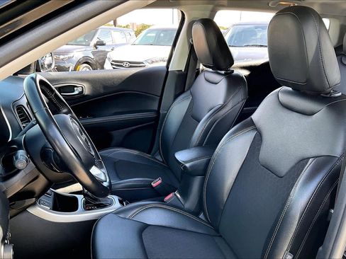 Used 2020 Jeep Compass Latitude image 7