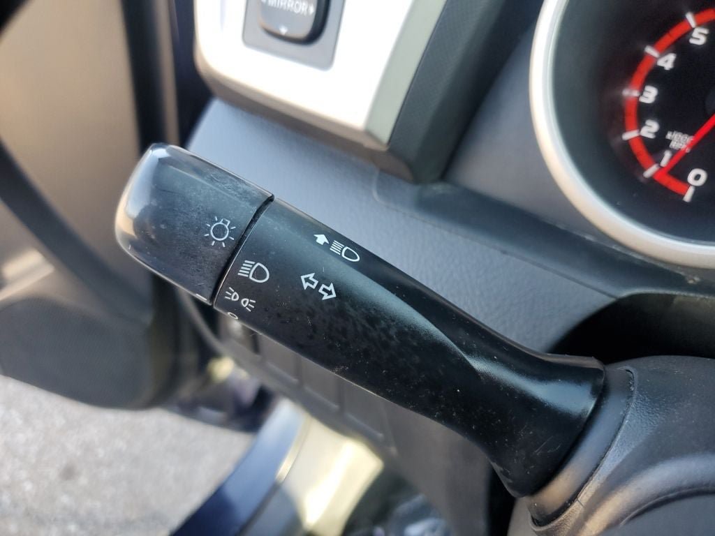 Used 2009 Pontiac Vibe w/ Preferred Package FWD image 23