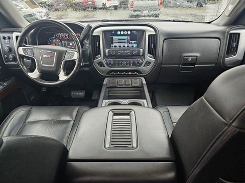 Used 2018 GMC Sierra 1500 SLT image 16