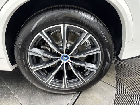 Used 2025 BMW X5 xDrive50e w/ M Sport Package AWD/4WD image 27