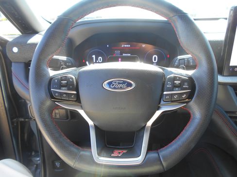 Used 2025 Ford Explorer ST AWD/4WD image 12