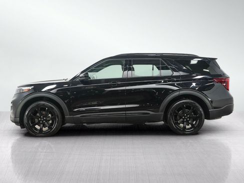 Used 2023 Ford Explorer ST-Line w/ Class IV Trailer Tow Package AWD/4WD image 2