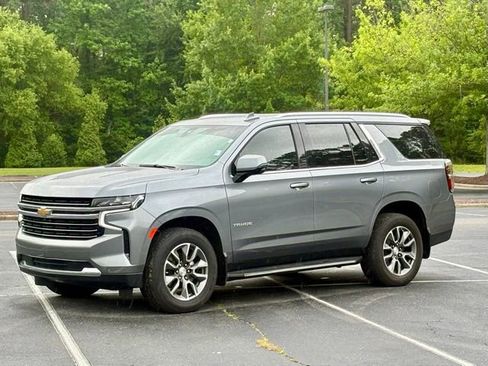 Used 2021 Chevrolet Tahoe LT w/ Luxury Package RWD image 2