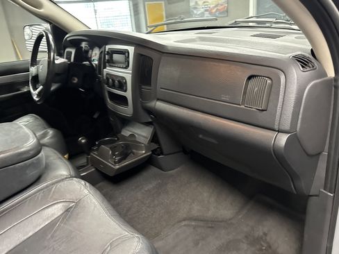 Used 2005 Dodge Ram 1500 Truck SLT image 12