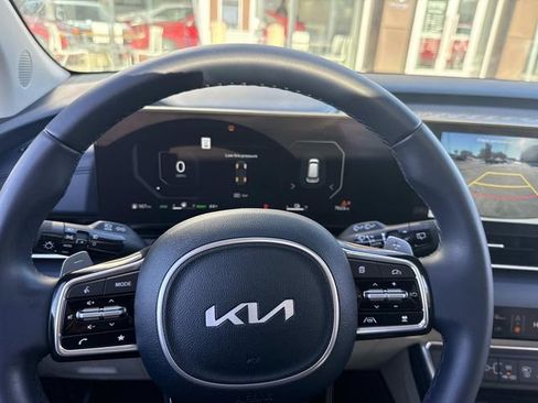 Used 2025 Kia Carnival SX image 29