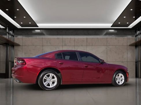 Used 2018 Dodge Charger SXT image 8