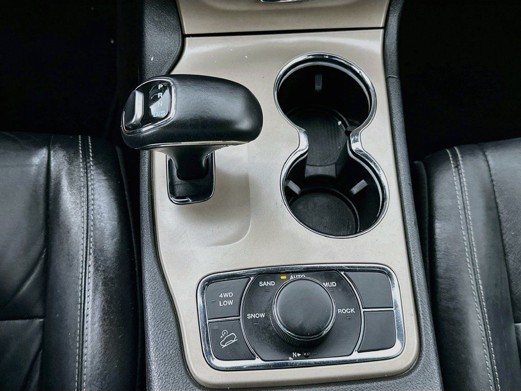 Used 2015 Jeep Grand Cherokee Limited AWD/4WD image 16