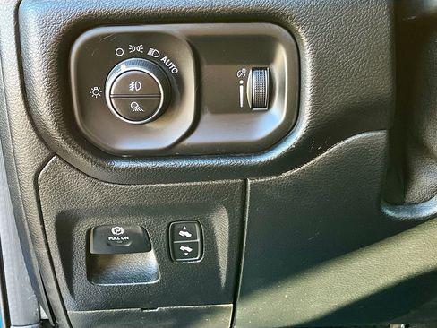 Used 2021 RAM 1500 Big Horn image 10