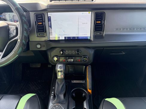 Used 2024 Ford Bronco Badlands image 11