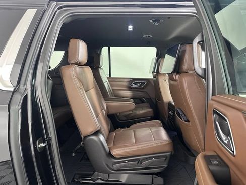 Used 2024 Chevrolet Suburban High Country AWD/4WD image 29