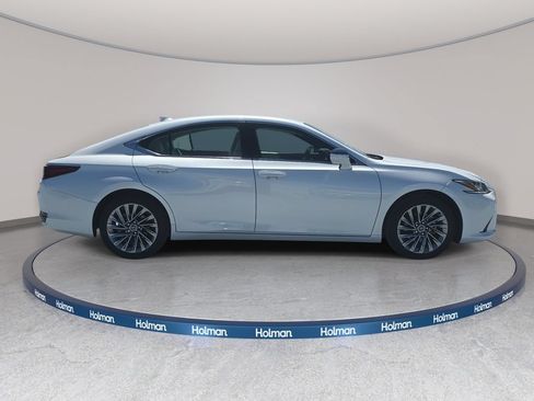 Used 2024 Lexus ES 300h w/ Technology Package FWD image 5