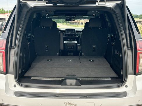 Used 2021 Chevrolet Tahoe Z71 w/ Z71 Signature Package AWD/4WD image 24