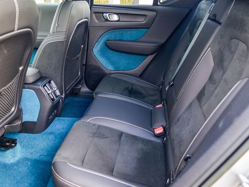 Used 2023 Volvo XC40 Recharge Ultimate image 20