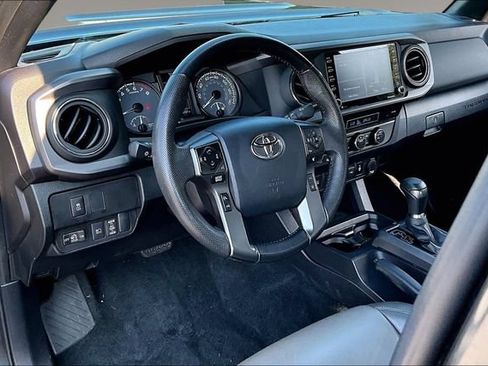 Used 2023 Toyota Tacoma TRD Sport w/ Technology Package AWD/4WD image 17