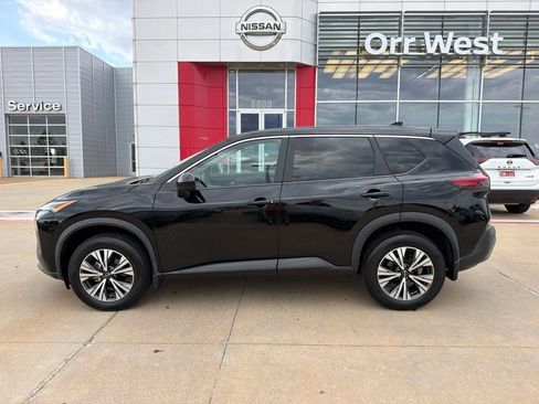 Used 2023 Nissan Rogue SV AWD/4WD image 2