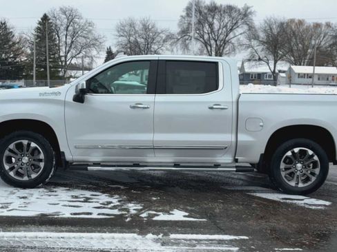 Certified 2023 Chevrolet Silverado 1500 High Country w/ Technology Package image 5