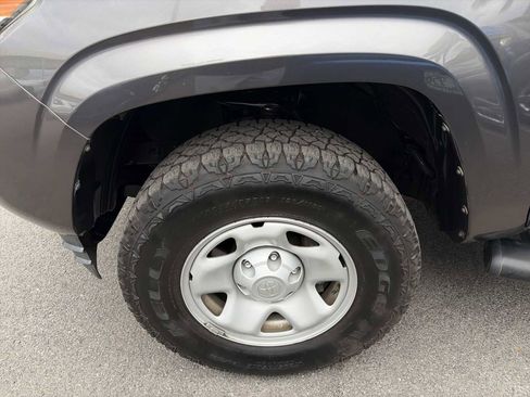 Used 2019 Toyota Tacoma SR5 image 18