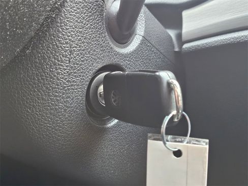 Used 2015 Volkswagen Passat TDI SE image 25