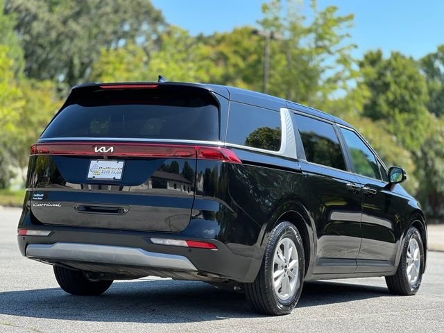 Used 2022 Kia Carnival LX FWD image 5