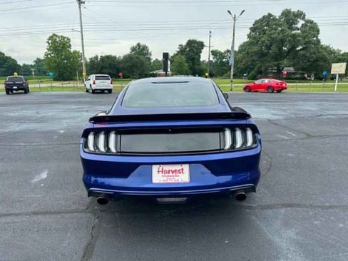 Used 2016 Ford Mustang Coupe RWD image 4