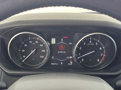 Used 2017 Land Rover Discovery HSE AWD/4WD image 25