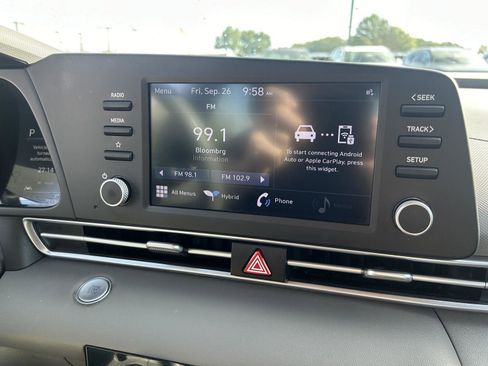 Used 2023 Hyundai Elantra Blue image 15