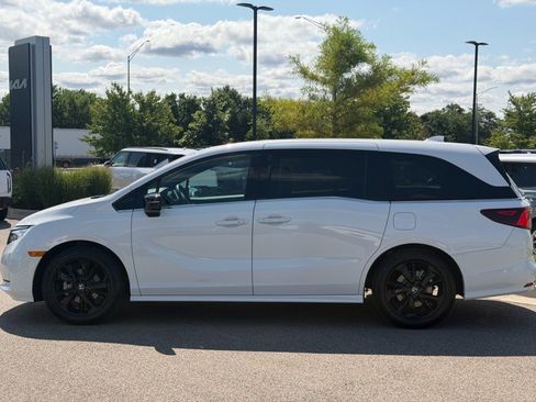 Used 2024 Honda Odyssey Sport image 4