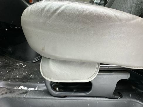 Used 2023 GMC Savana 2500 w/ Driver Convenience Package image 16