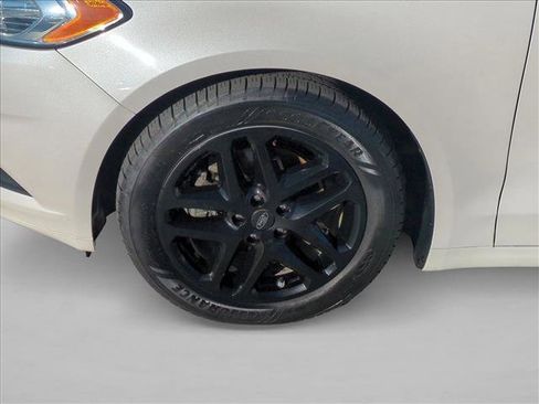 Used 2016 Ford Fusion SE image 23
